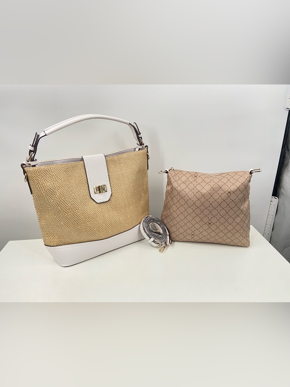 NWOT Kelly & Katie Straw hobo Shoulder/Crossbody Two Compartments insert Bag - Picture 8 of 16